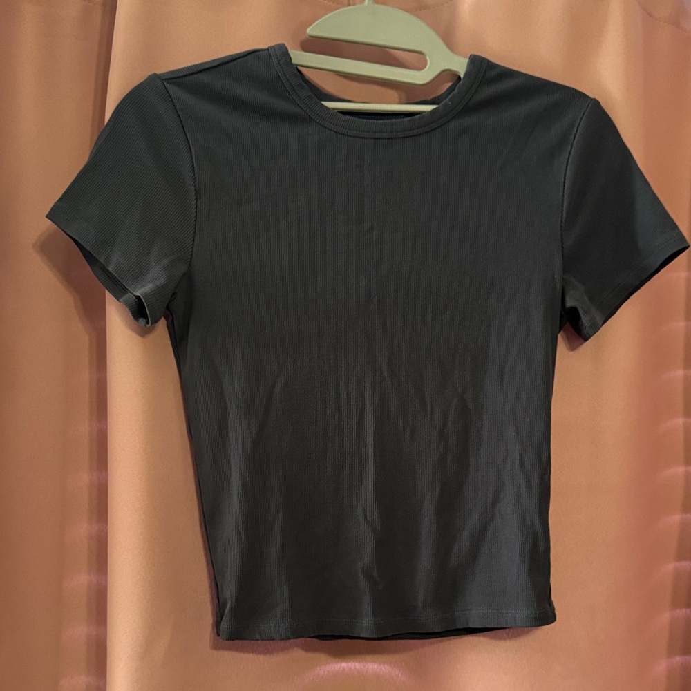Athleta Signature Rib Crop Tee size XS. Color Eden